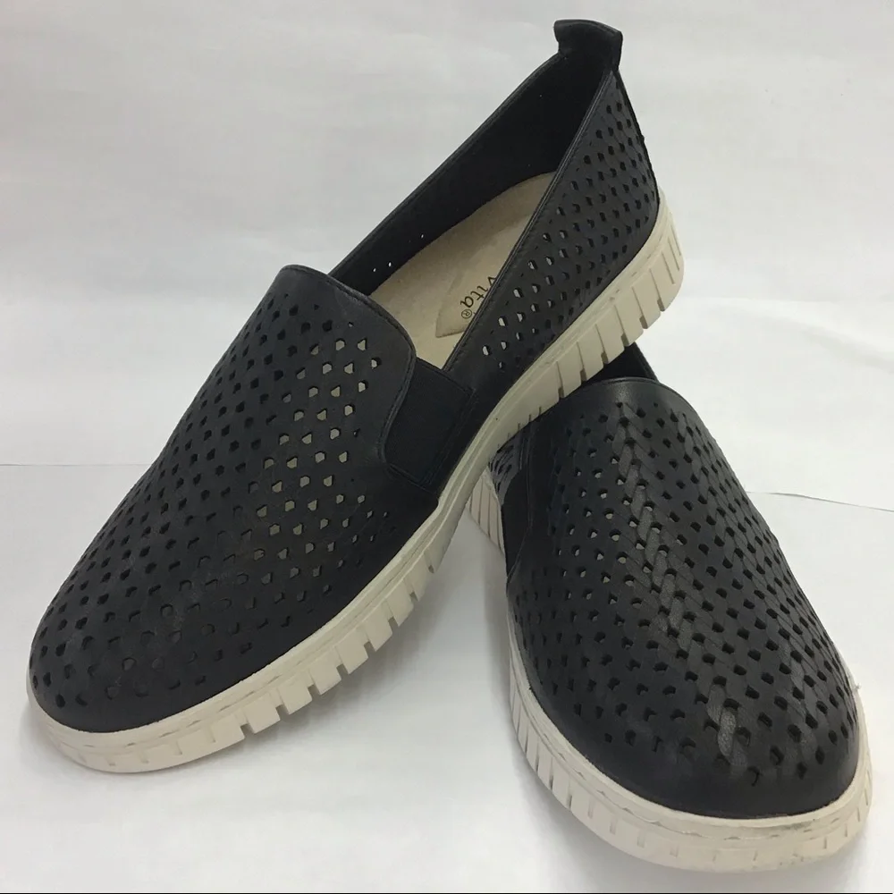Belle~Vita Helm Slip On Shoe Black Leather Size: 9 M Style: 51-4891